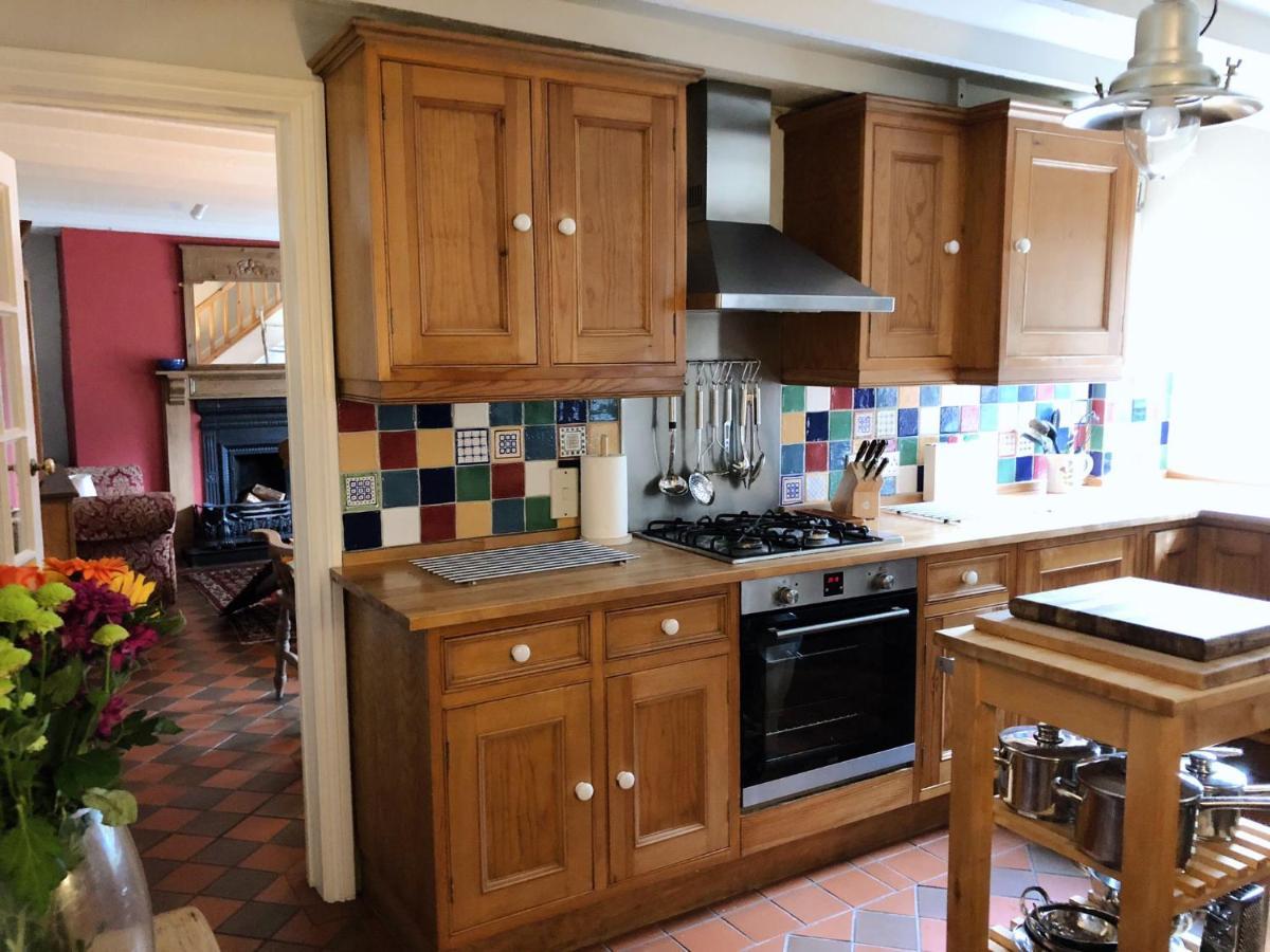 Stunning & Spacious House In Central Tenby Εξωτερικό φωτογραφία